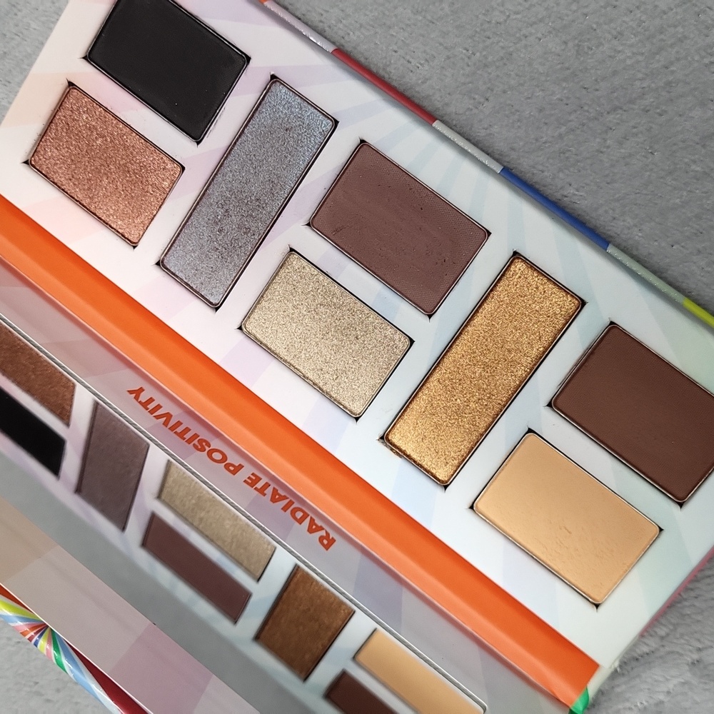Sephora "Radiate Positivity" Eyeshadow Palette (Eight Shades)